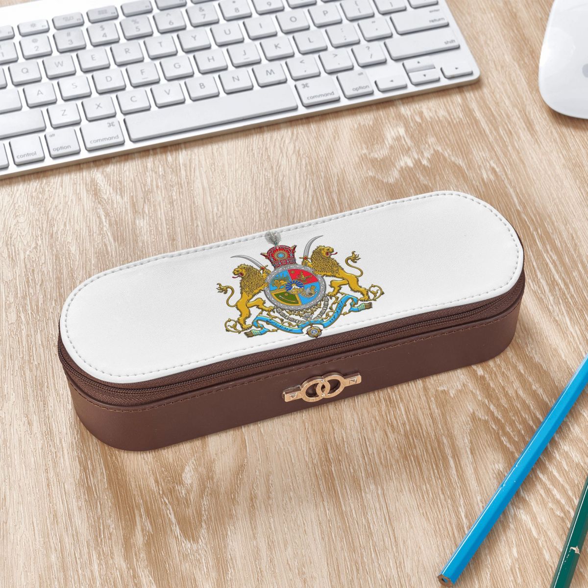 Astuccio in Pelle con Emblema  - Lion Stationery & Office Supply(Kunshan)Co.Ltd recensione e prezzo